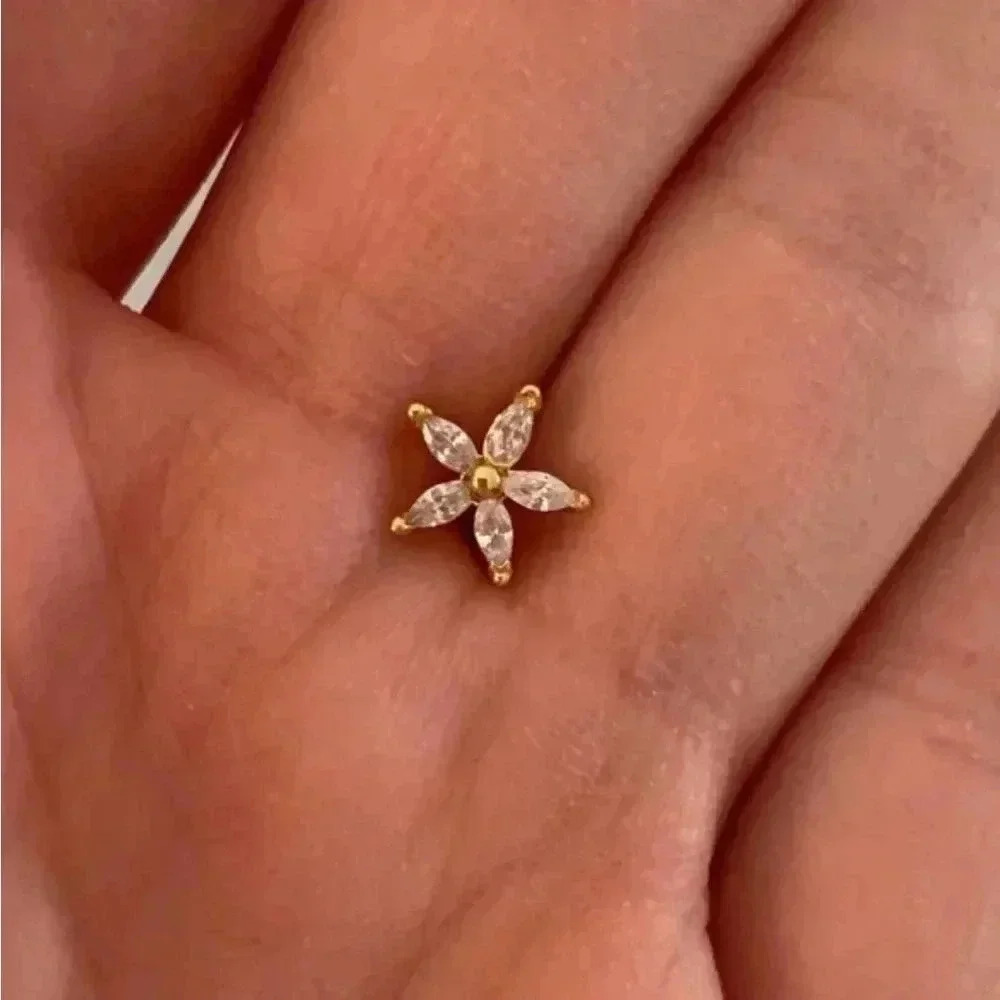 Gold Crystal Flower Cartilage Earring Brand New - Picture 2 of 4